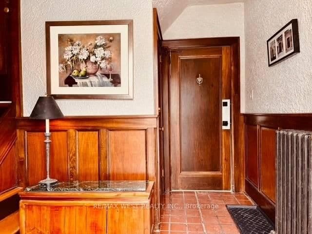 27 Oakview Avenue, Unit Bsmt - Image 2