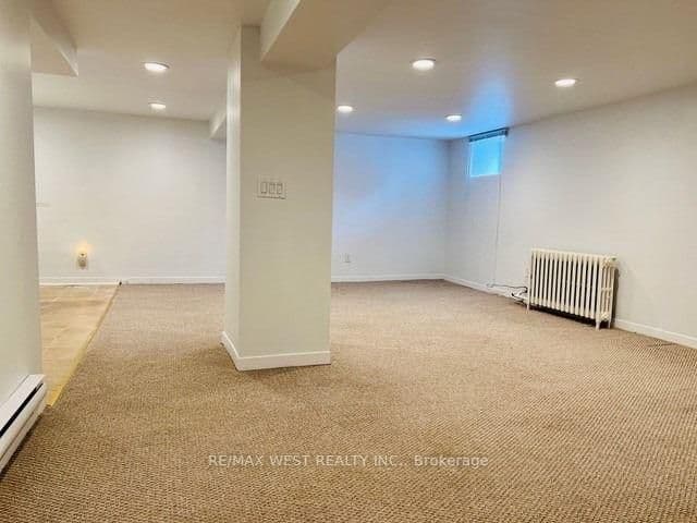 27 Oakview Avenue, Unit Bsmt - Image 5