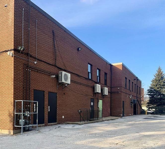 348 Lakeshore Road E, Unit 4 - Image 6