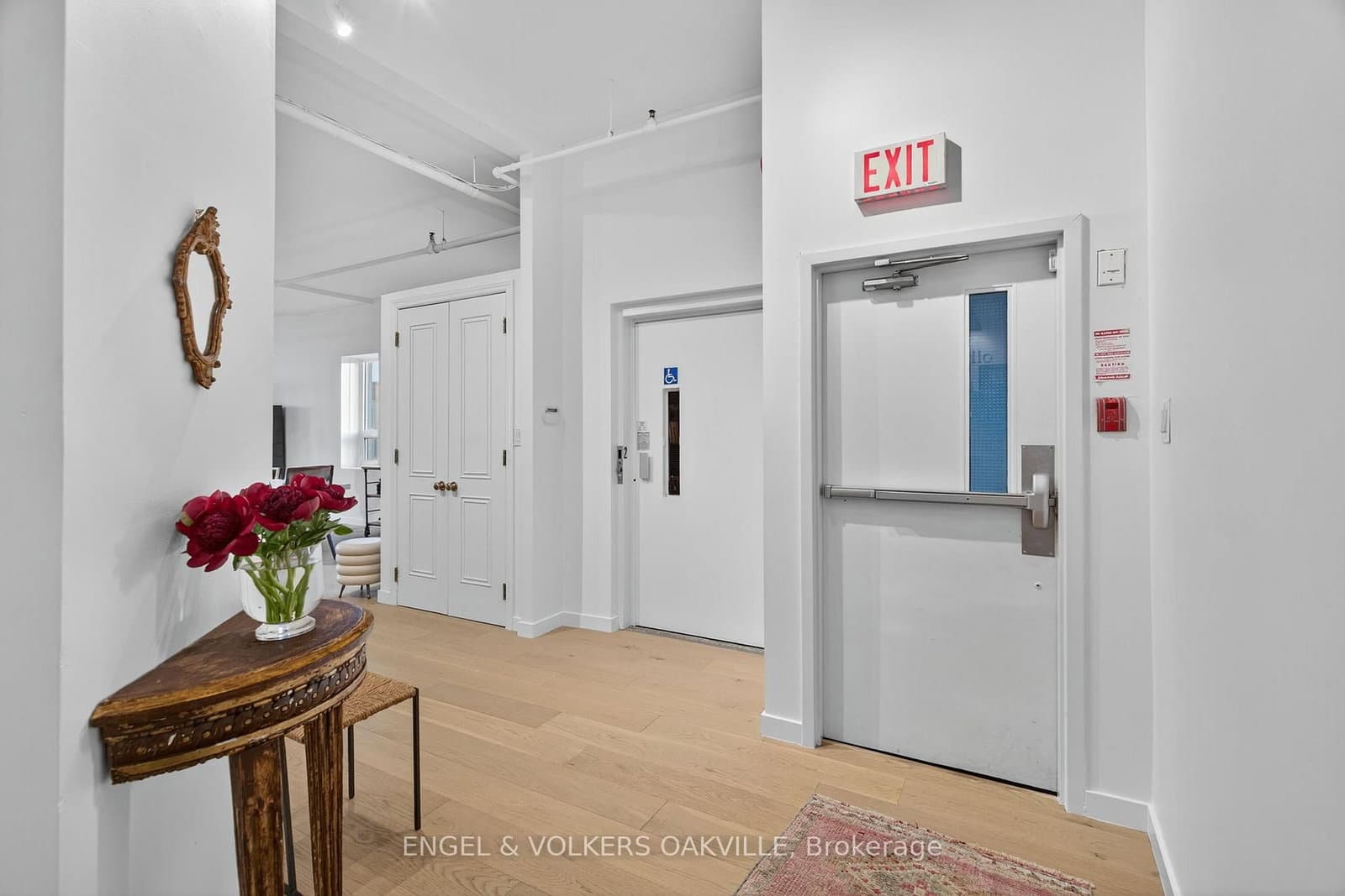145 Lakeshore Road E, Unit 200 - Image 4
