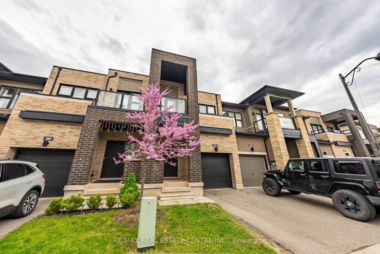 391 Athabasca Common - Image 2