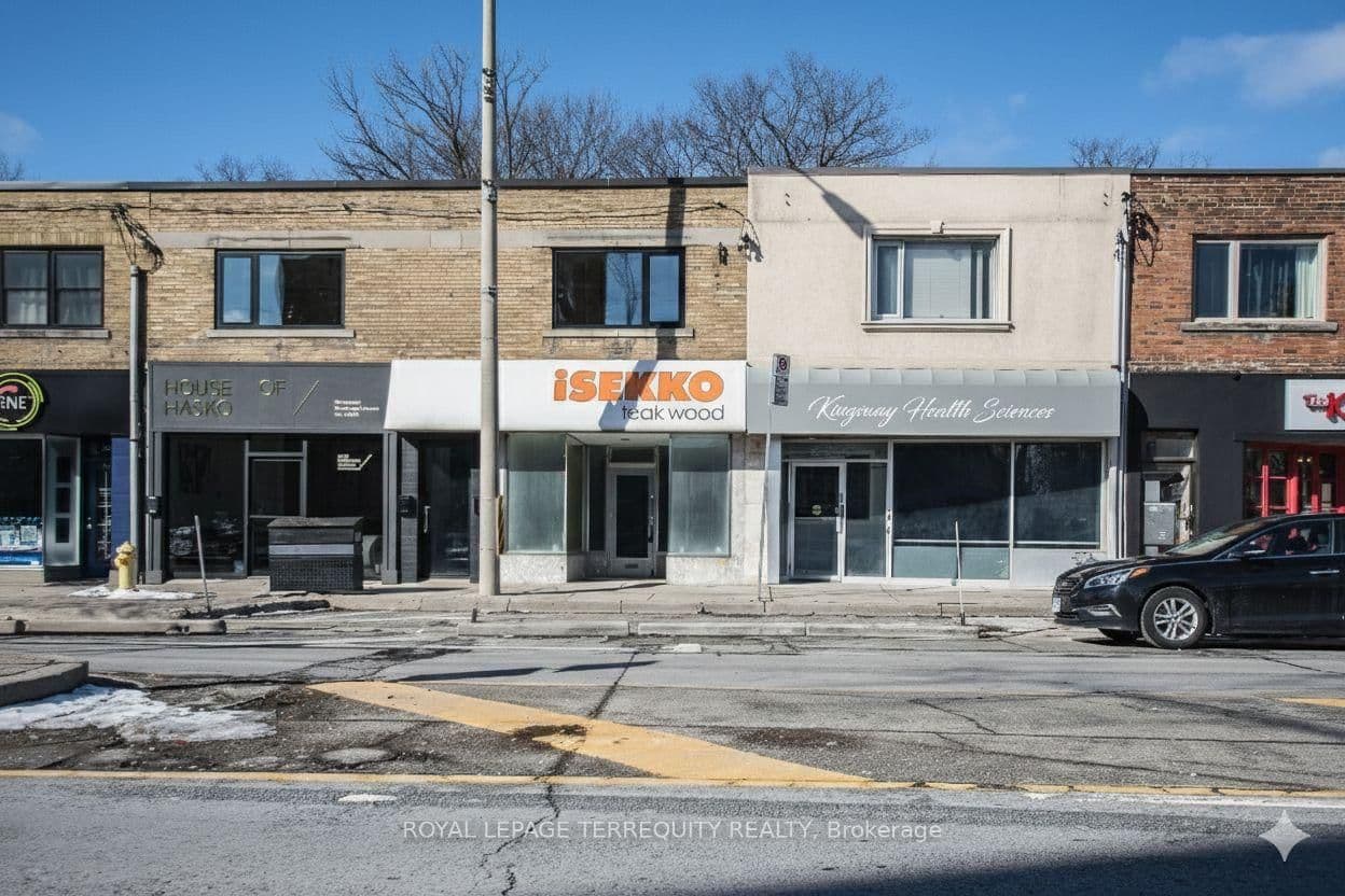 3042 Bloor Street W, Unit Main - Image 4