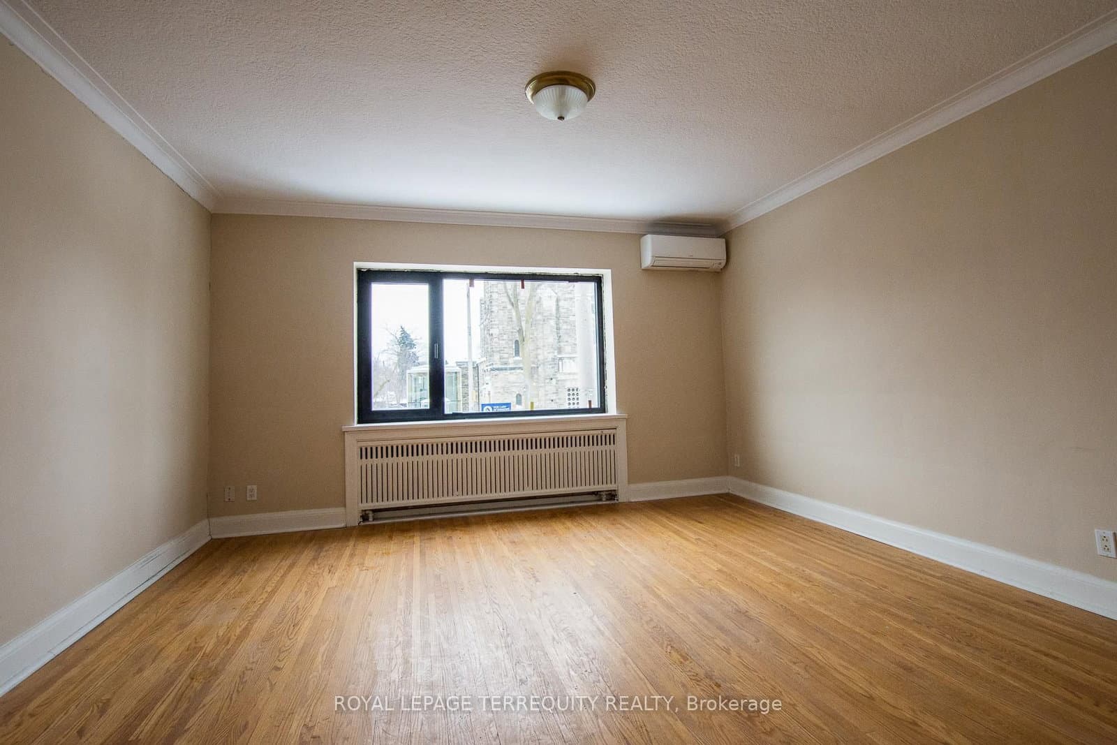 3042 Bloor Street W, Unit A1 - Image 6