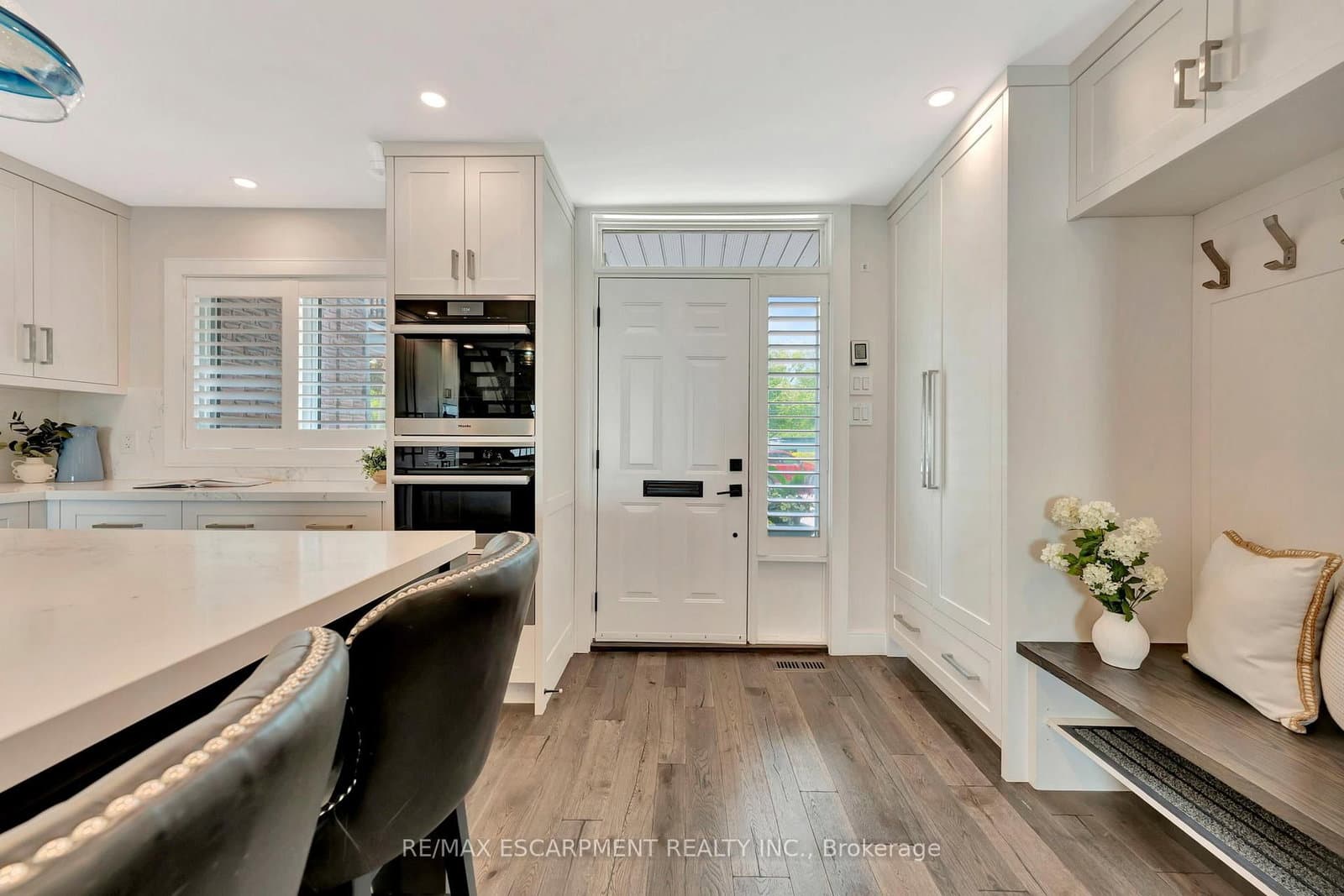 2136 Old Lakeshore Road, Unit 3 - Image 4