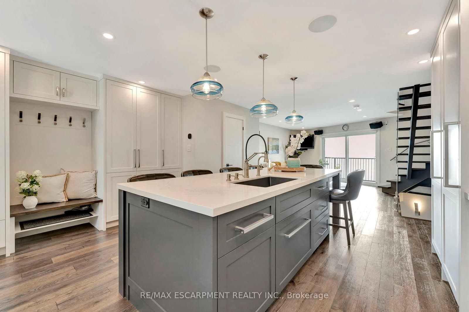 2136 Old Lakeshore Road, Unit 3 - Image 6