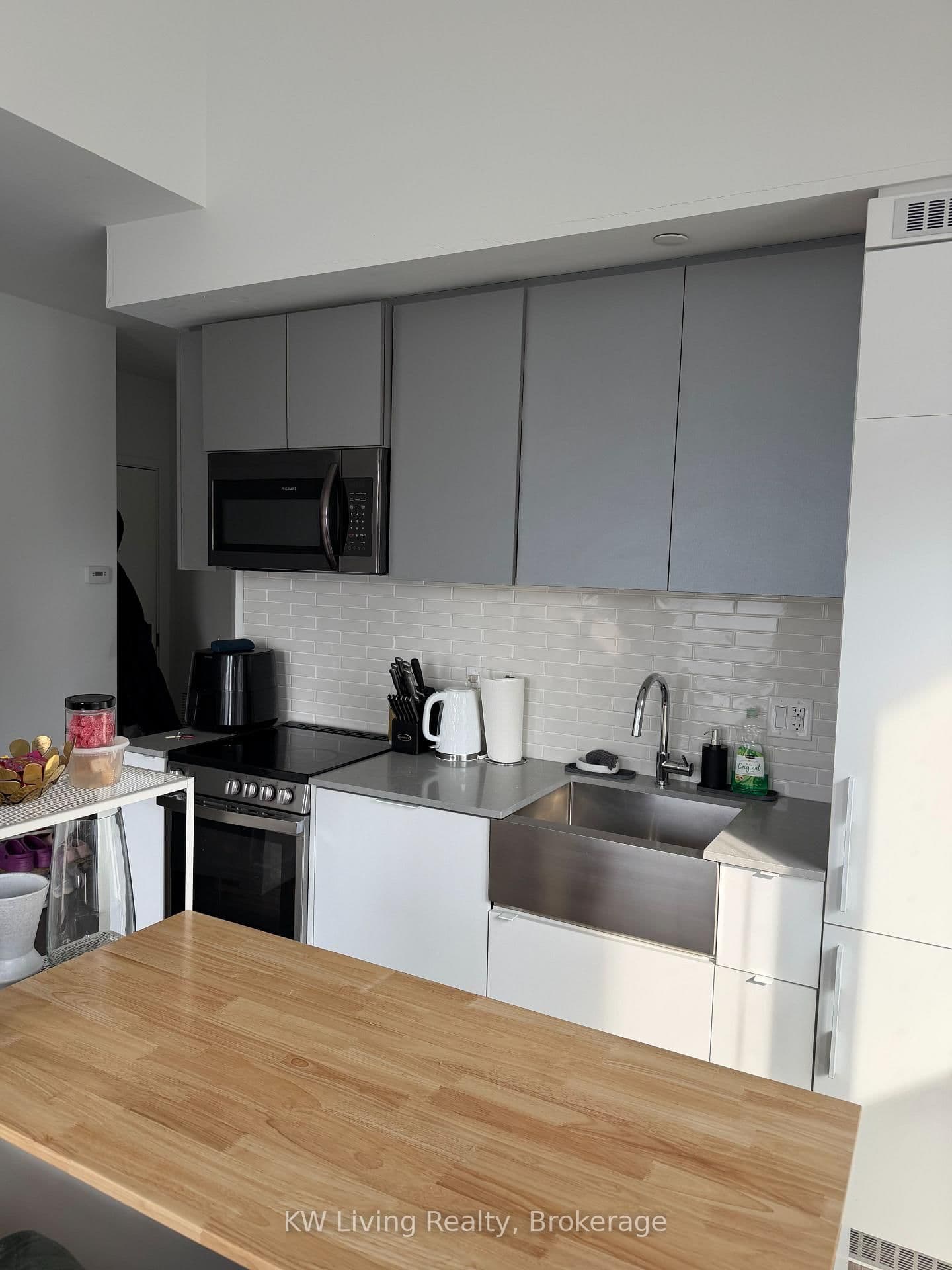270 Dufferin Street, Unit 211 - Image 2