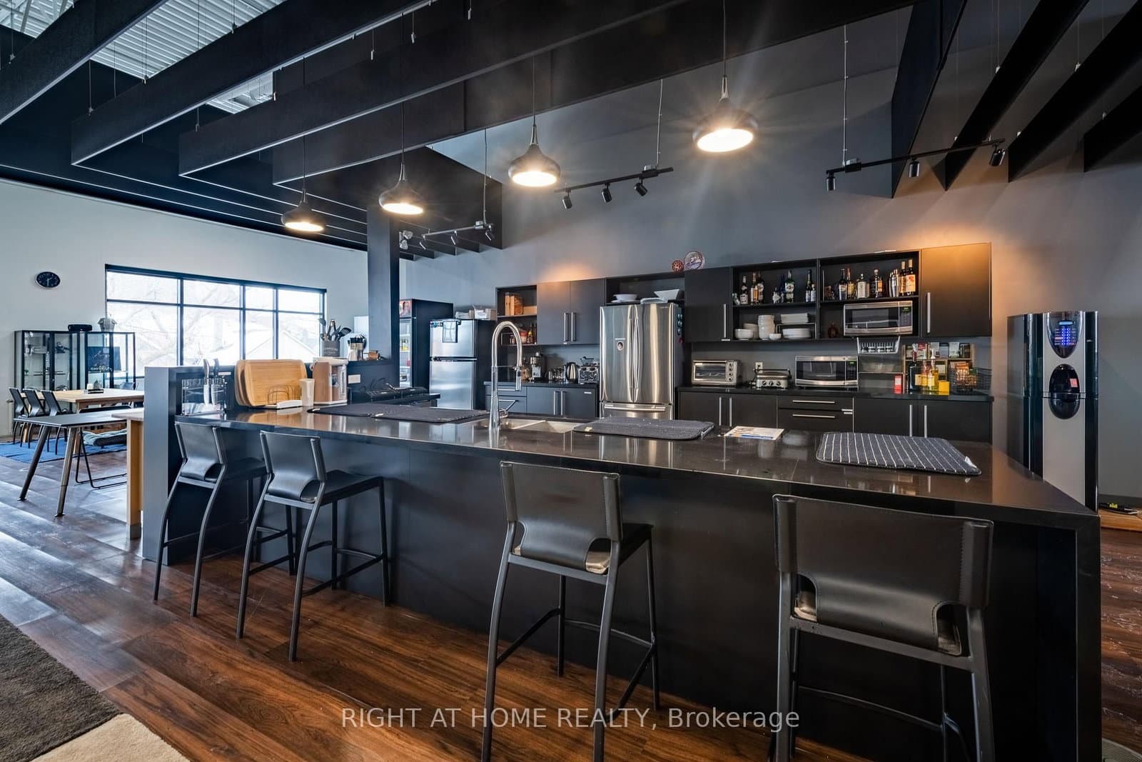 772 Dovercourt Road, Unit 2nd floor - Image 6