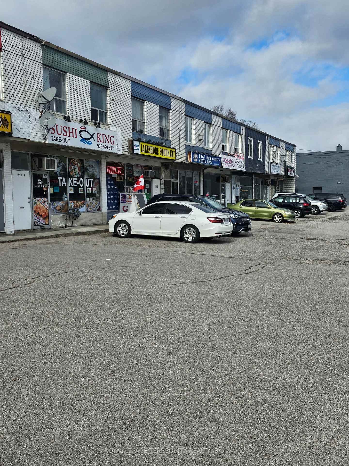 939 Lakeshore Road E - Image 2