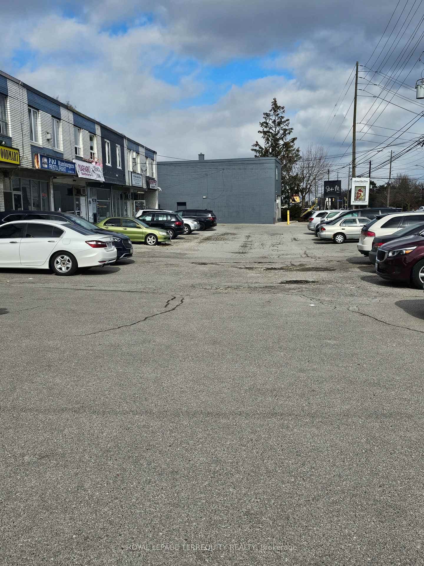 939 Lakeshore Road E - Image 3