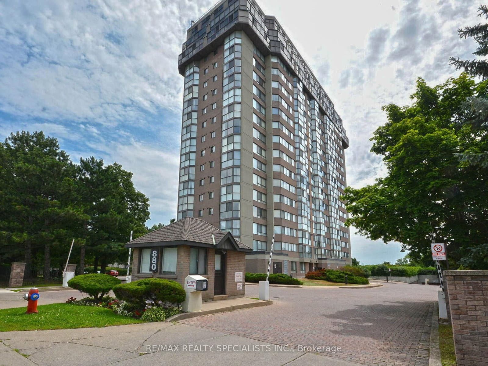 880 Dundas Street W, Unit 1002 - Image 2