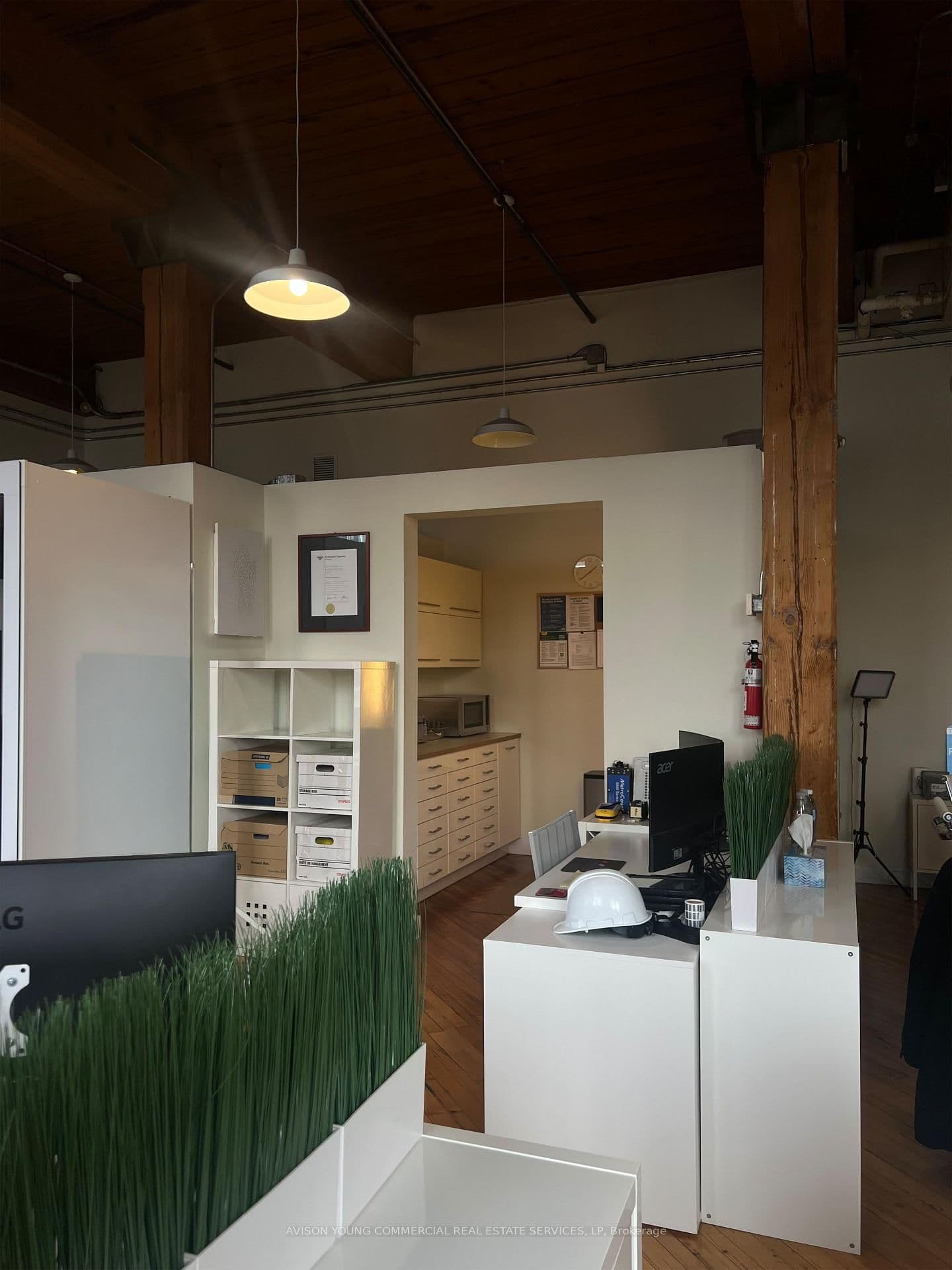67 Mowat Avenue - Image 3