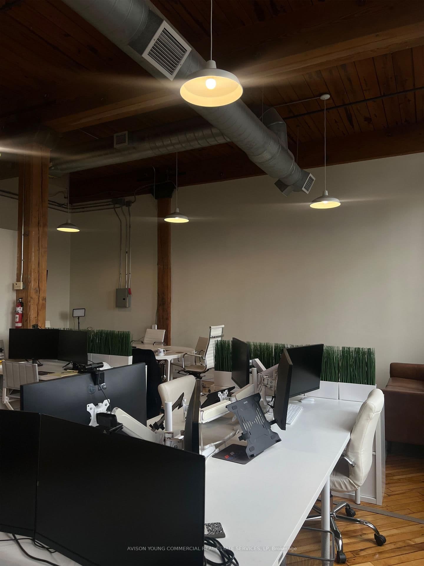 67 Mowat Avenue - Image 4