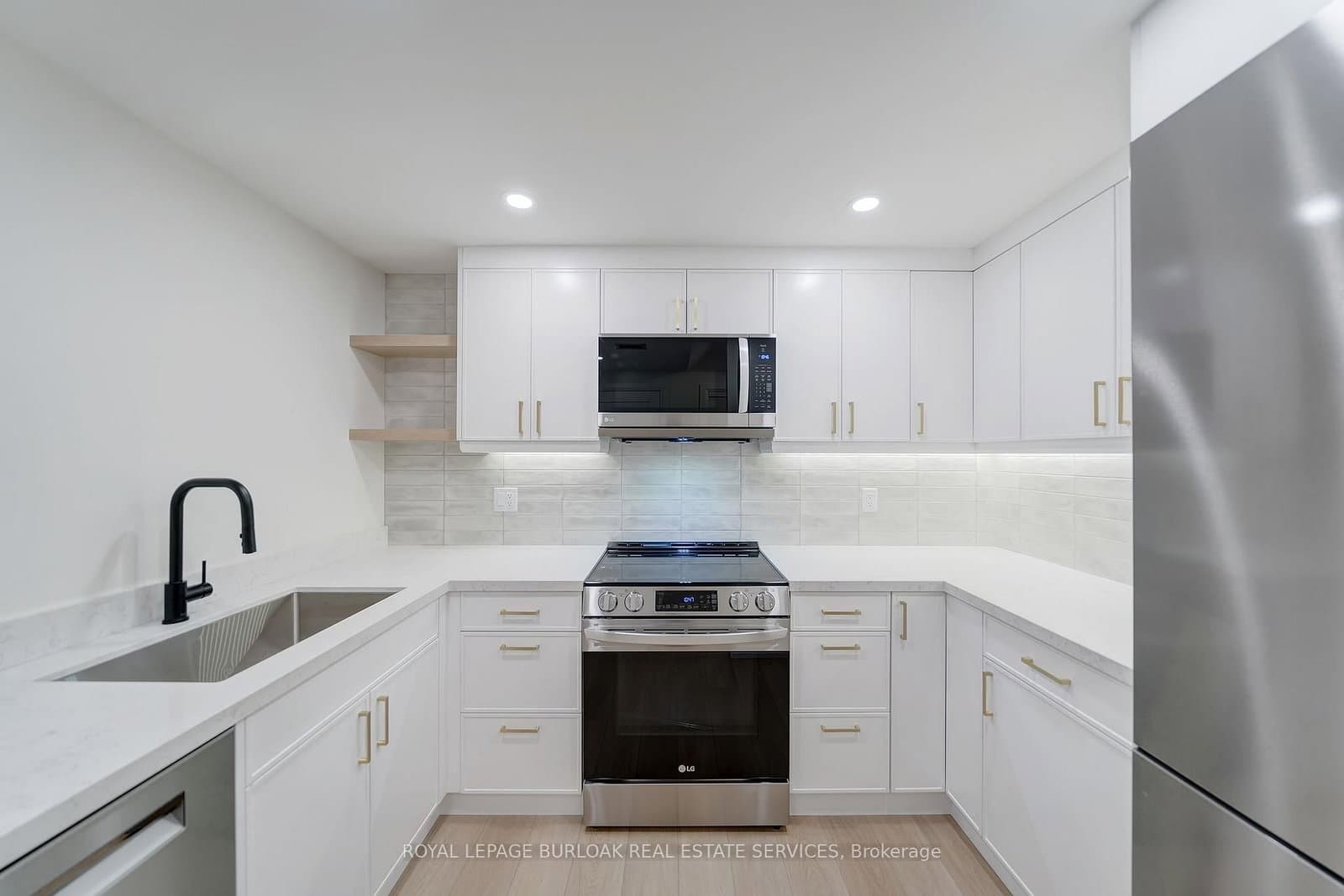 102 Bronte Road, Unit 303 - Image 4