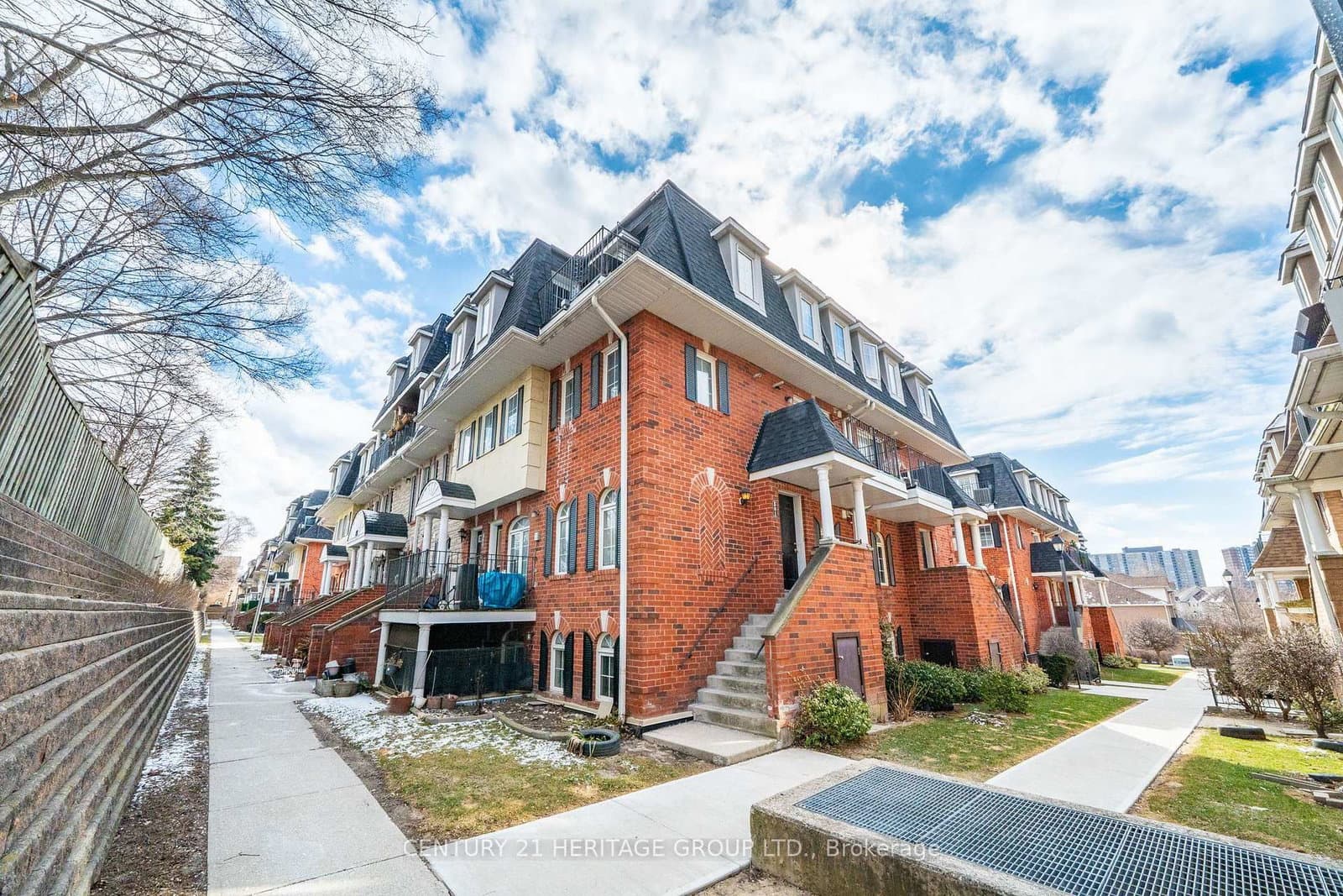 64 Sidney Belsey Crescent, Unit 301 - Image 1