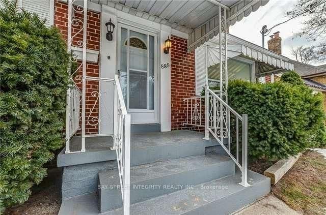 889 Royal York Road - Image 2
