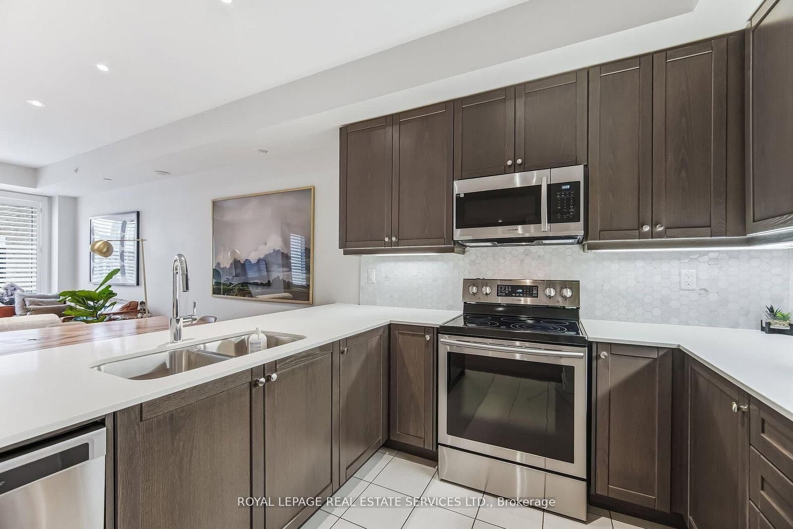 8 Drummond Street, Unit 402 - Image 5