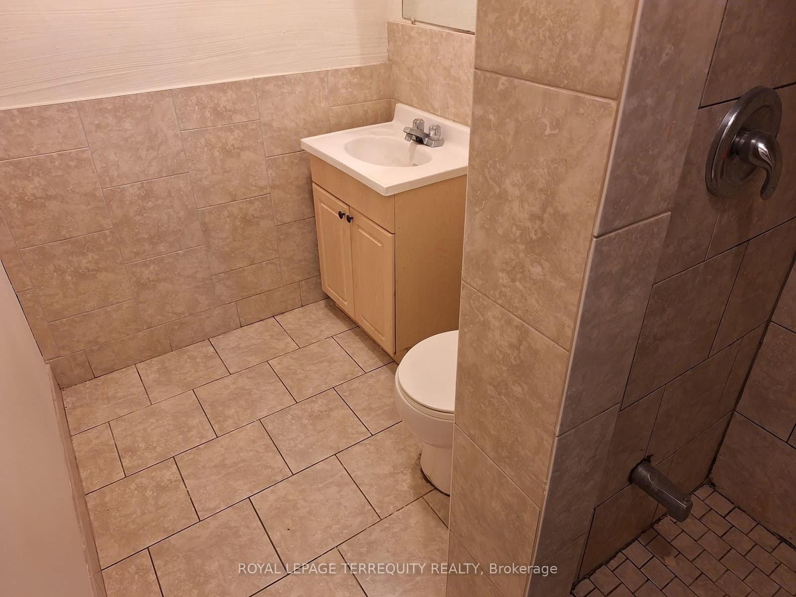 706 Wilson Avenue, Unit LOWER LEVEL - Image 6