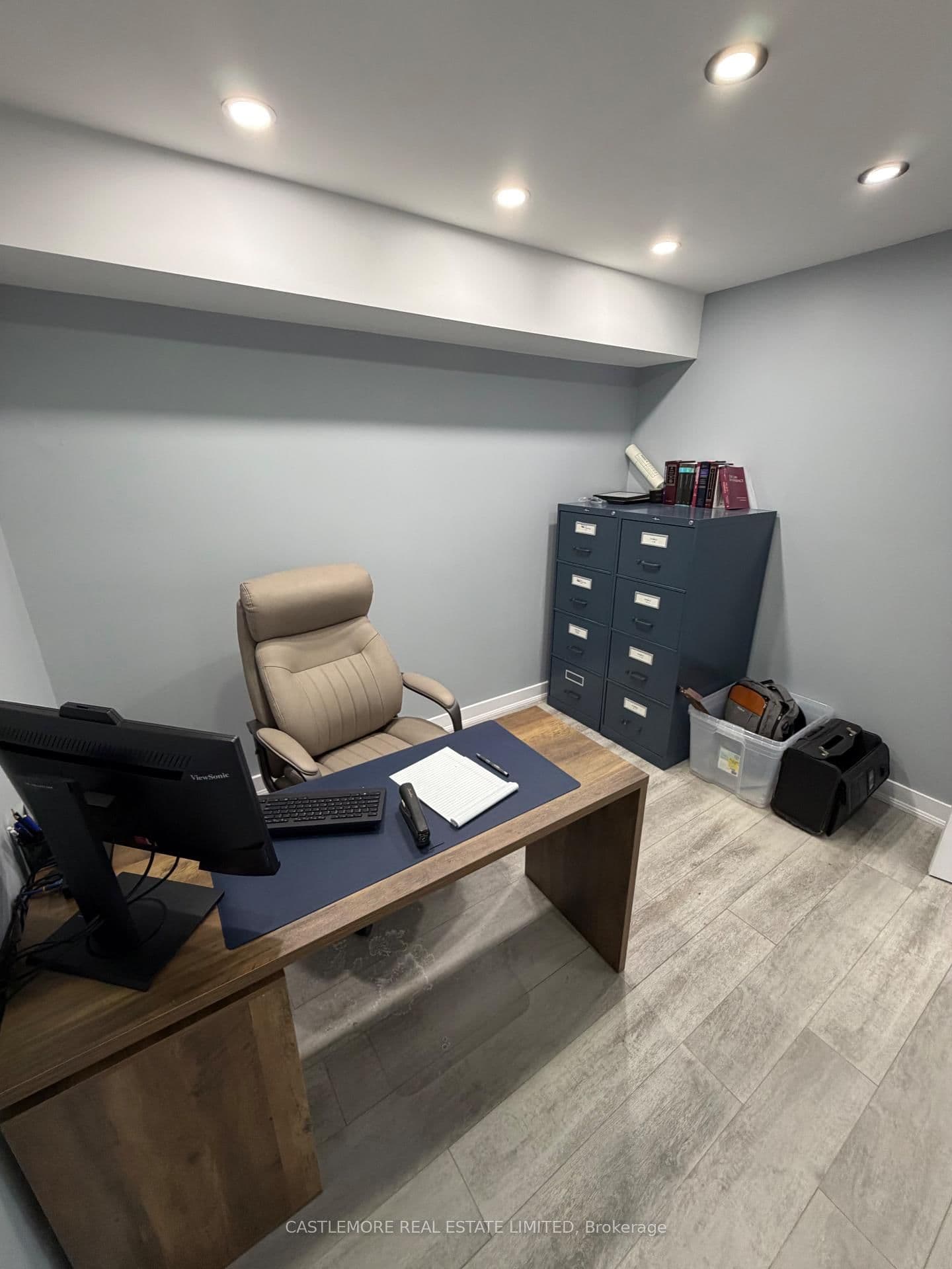 925 Lakeshore Road - Image 4
