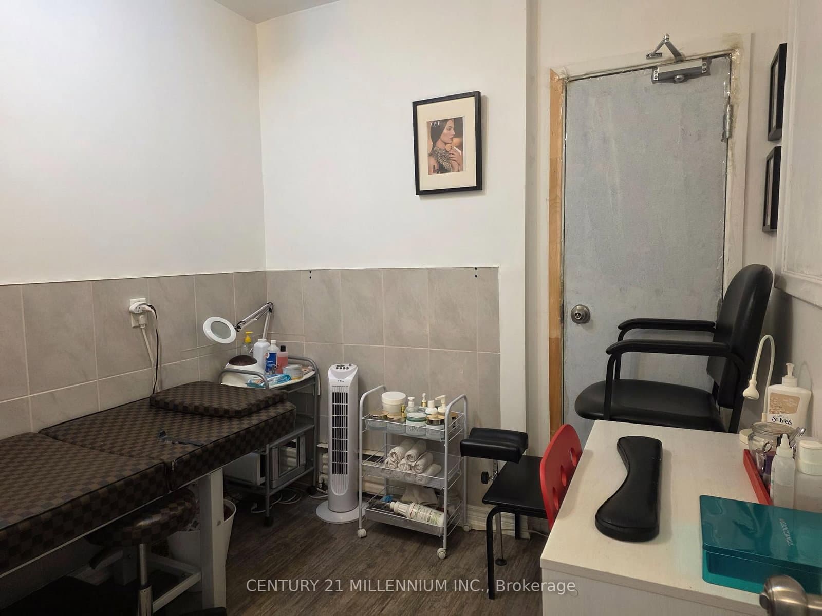 2479 Lake Shore Boulevard W, Unit A - Image 5