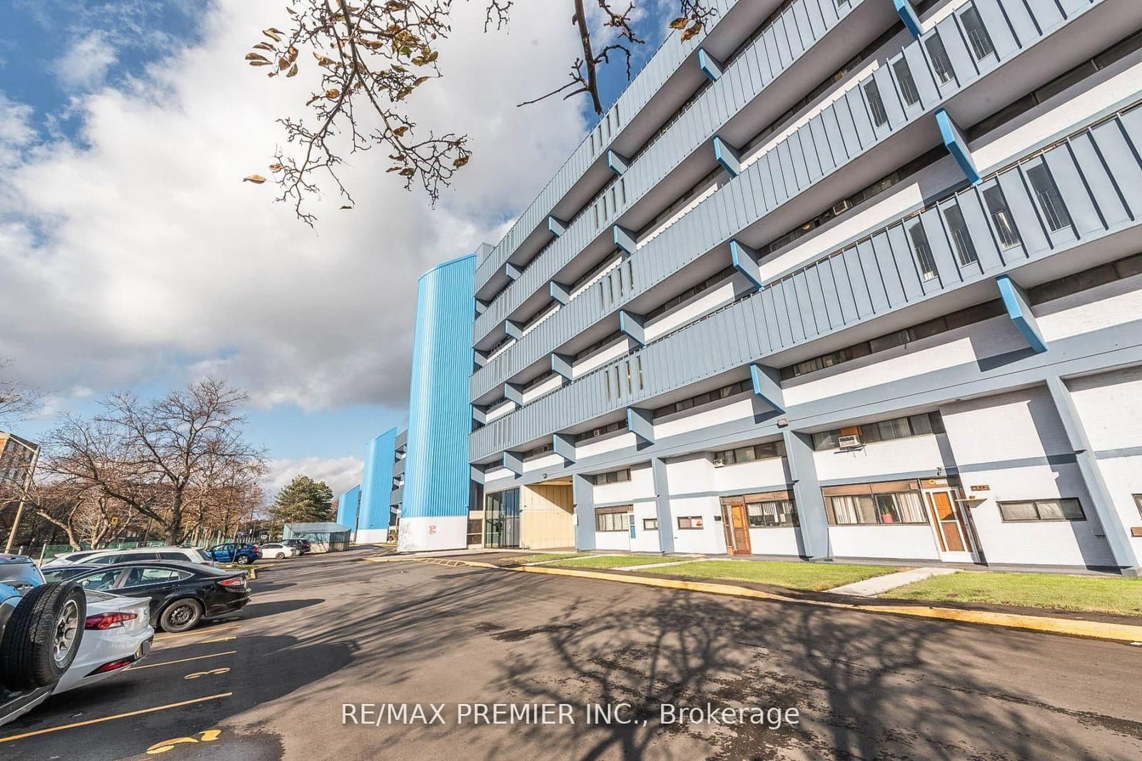 4673 Jane Street, Unit 807 - Image 2