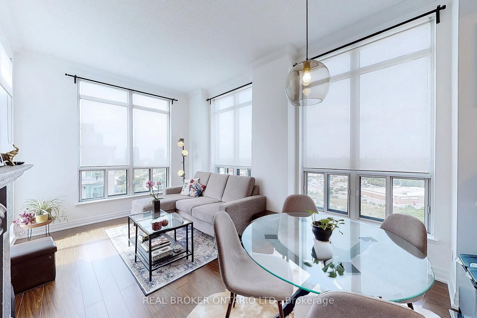 2087 Lake Shore Boulevard W, Unit PH7 - Image 3