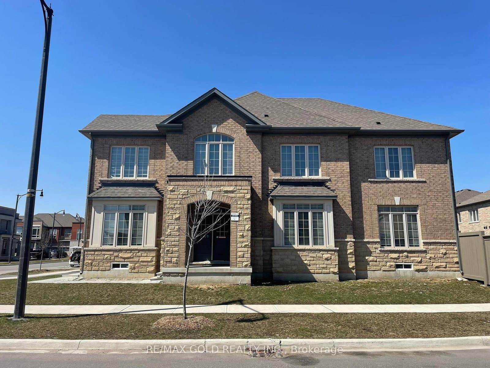537 Veterans Drive - Image 1