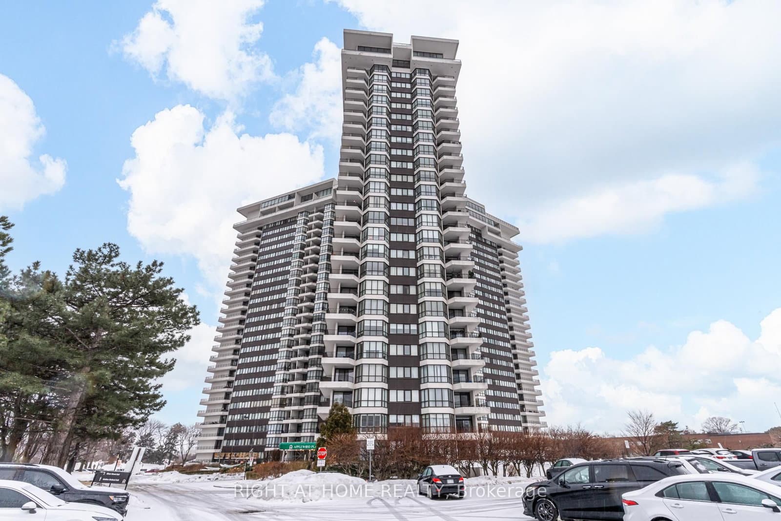 1333 Bloor Street, Unit 606 - Image 3