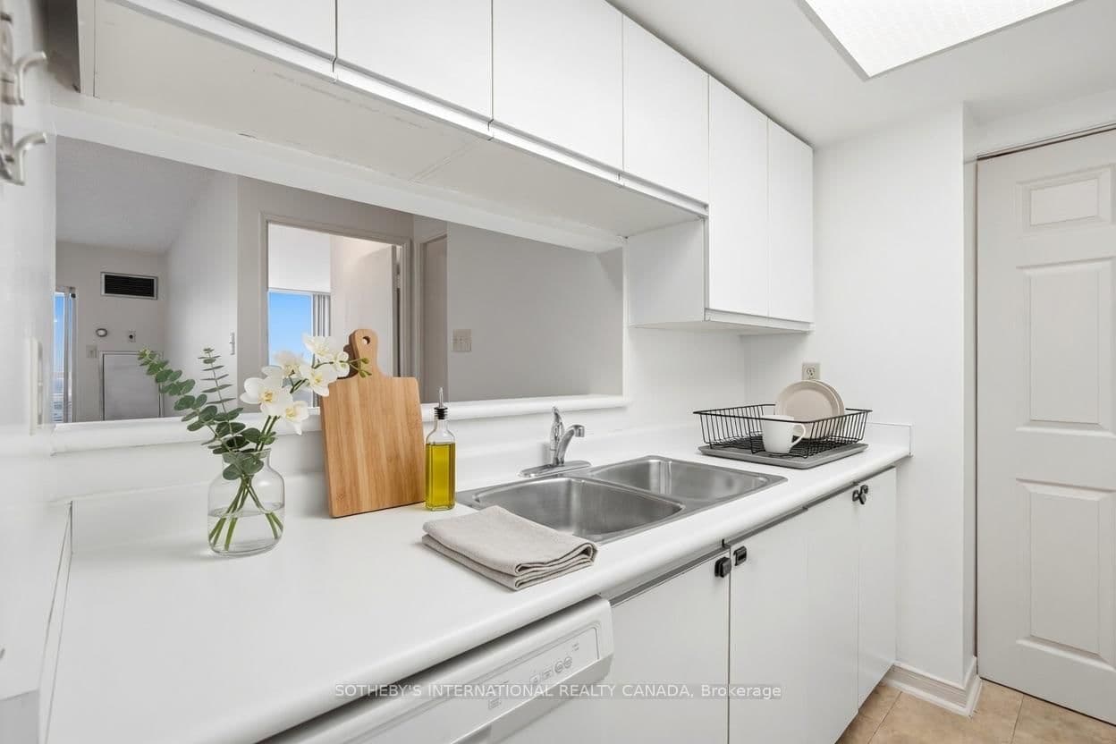 75 King Street E, Unit 1709 - Image 6