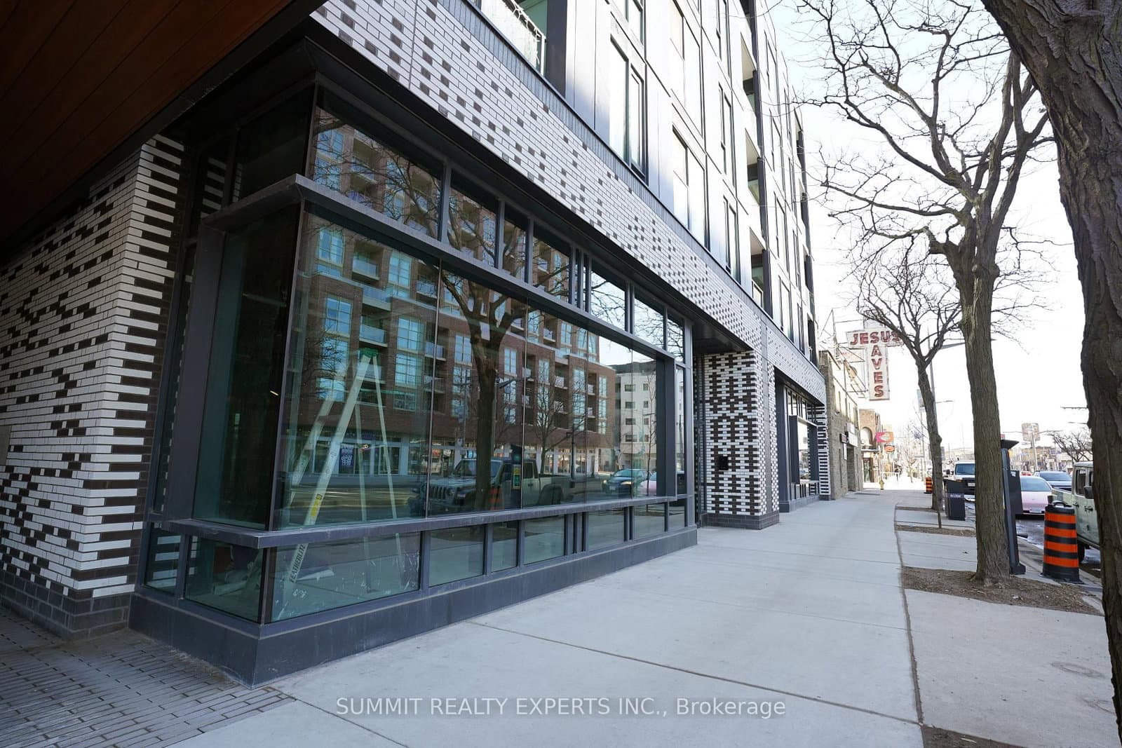 1806 St. Clair Avenue W - Image 2