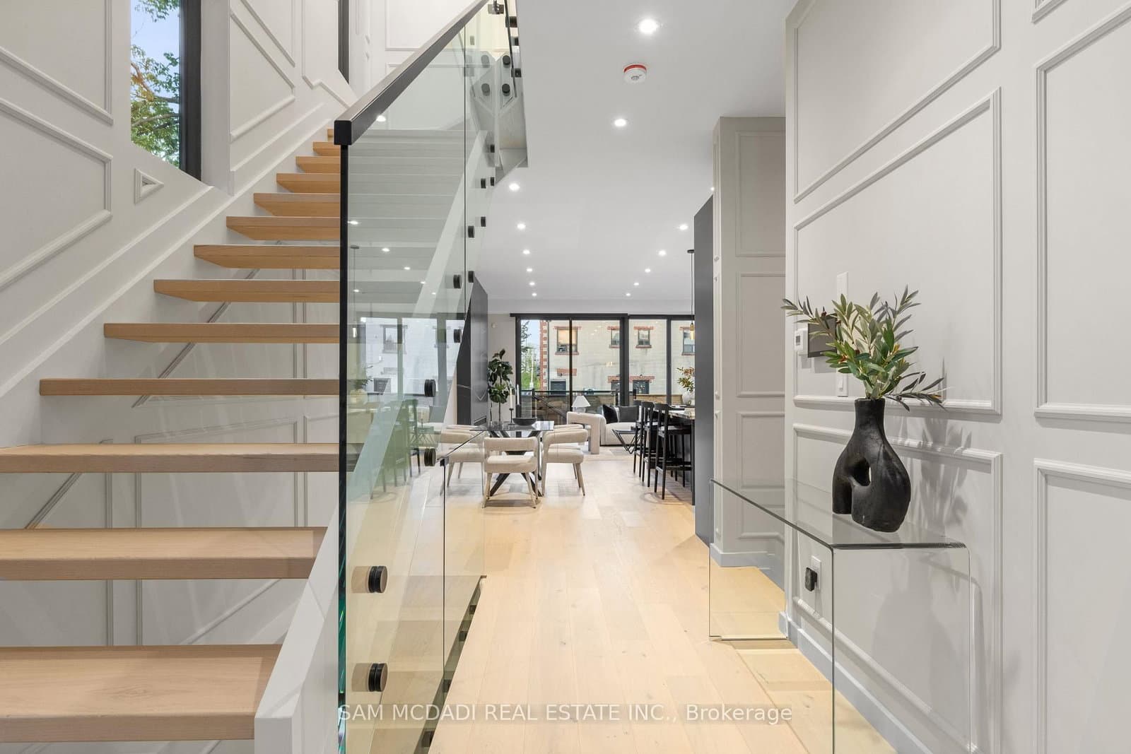 1090 Ella Avenue - Image 2