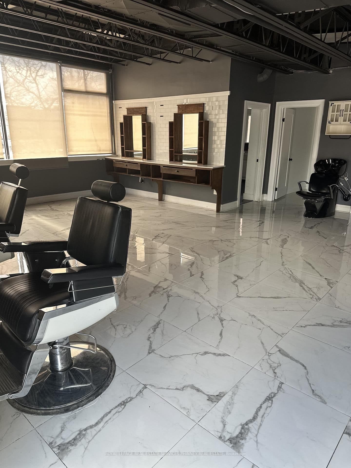 112 Lakeshore Road E, Unit 2 - Image 2