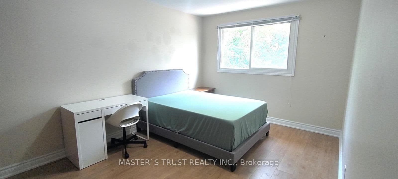 95 Orsett Street, Unit Rm 1 - Image 1