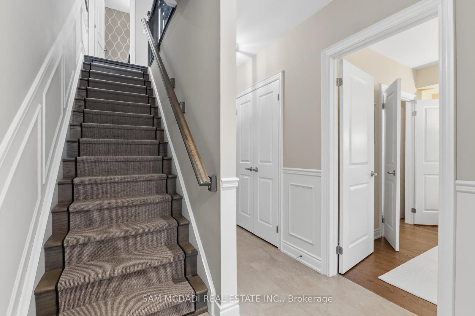 2029 Queensborough Gate - Image 4