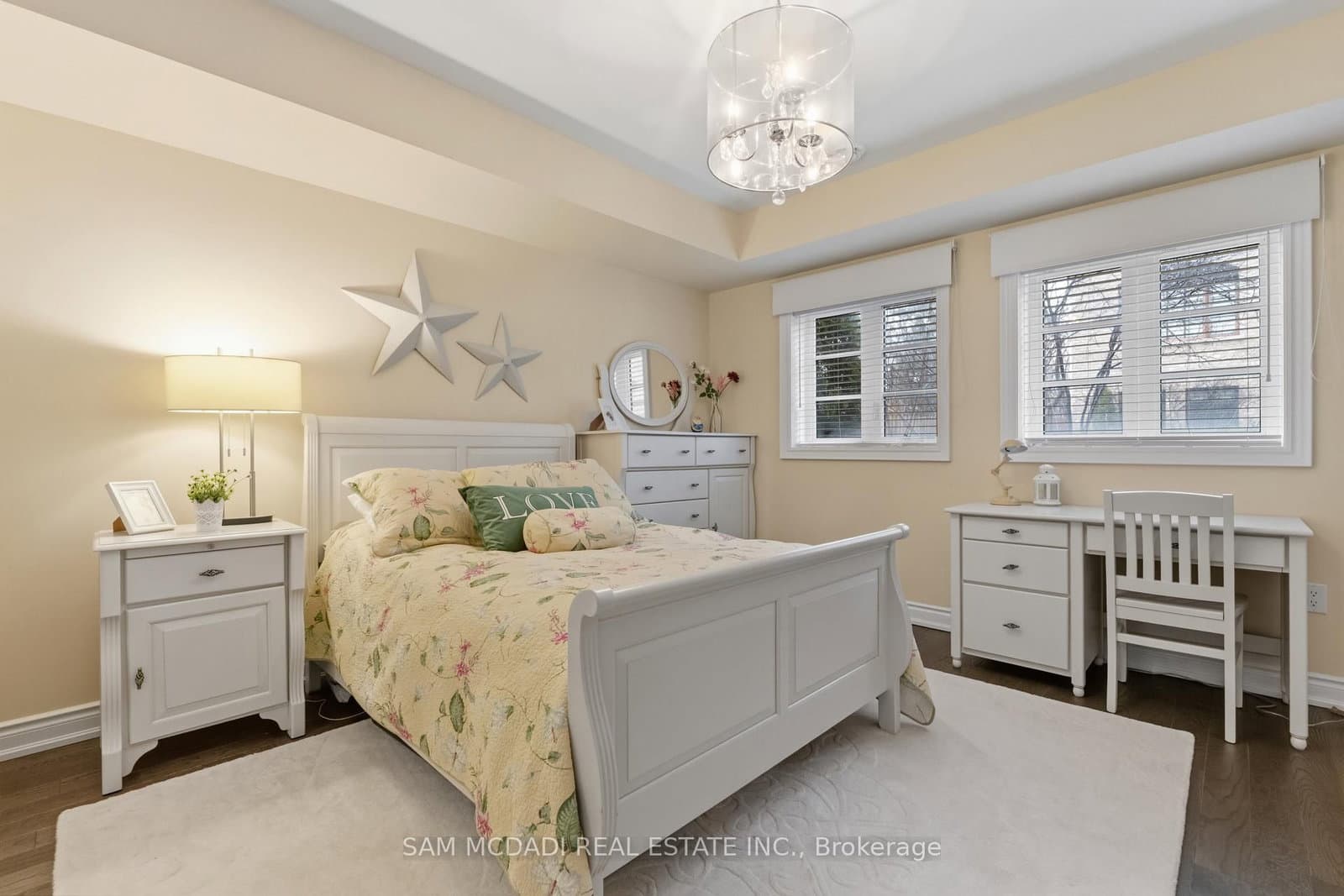 2029 Queensborough Gate - Image 5