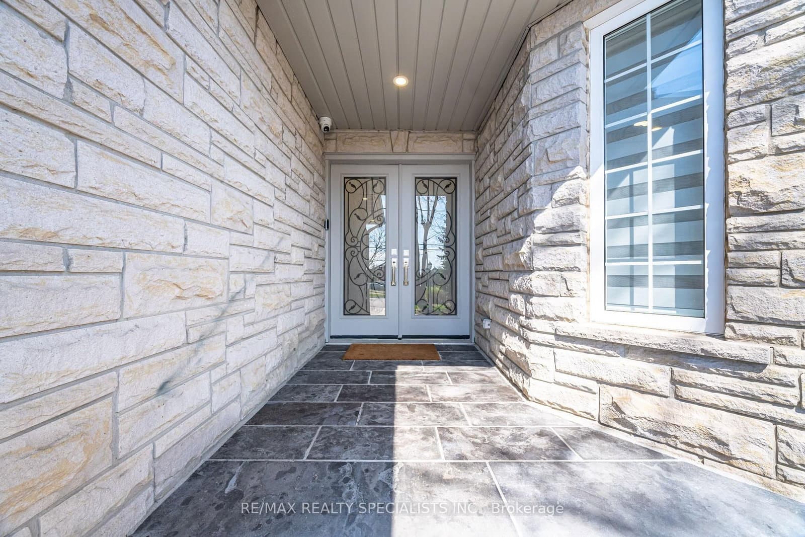57 Fairview Road W - Image 3
