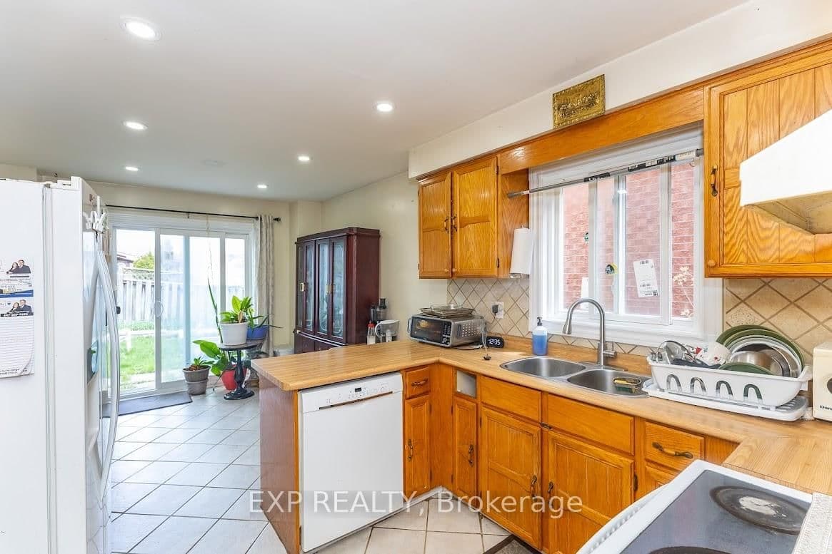 8 Faywood Drive - Image 4
