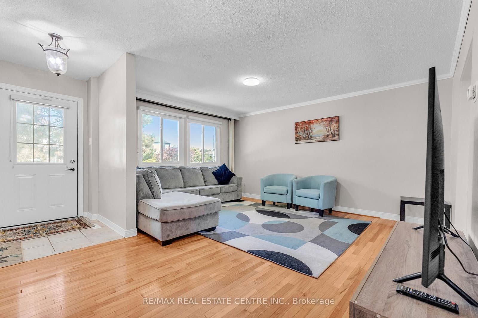 105 Hansen Road N, Unit 102 - Image 4