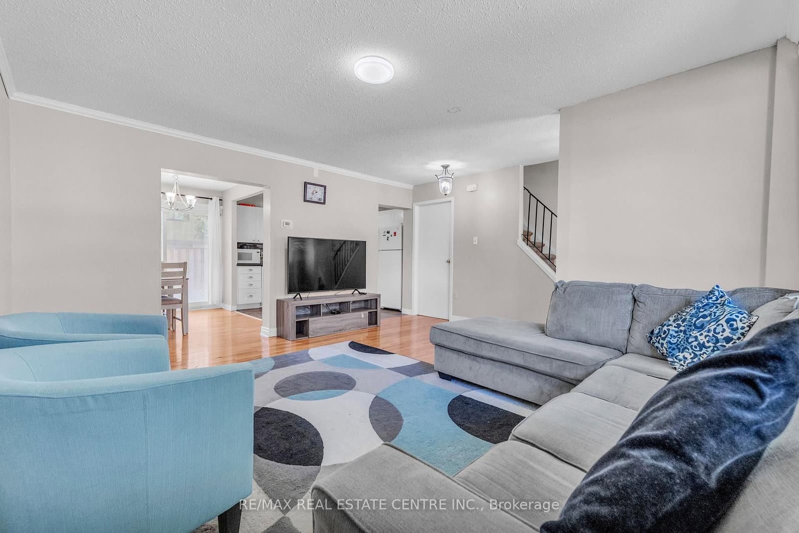 105 Hansen Road N, Unit 102 - Image 6