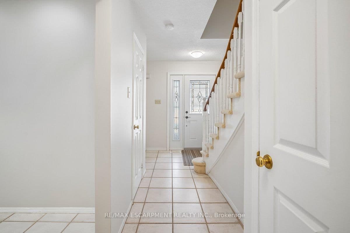 5255 Lakeshore Road, Unit 30 - Image 4