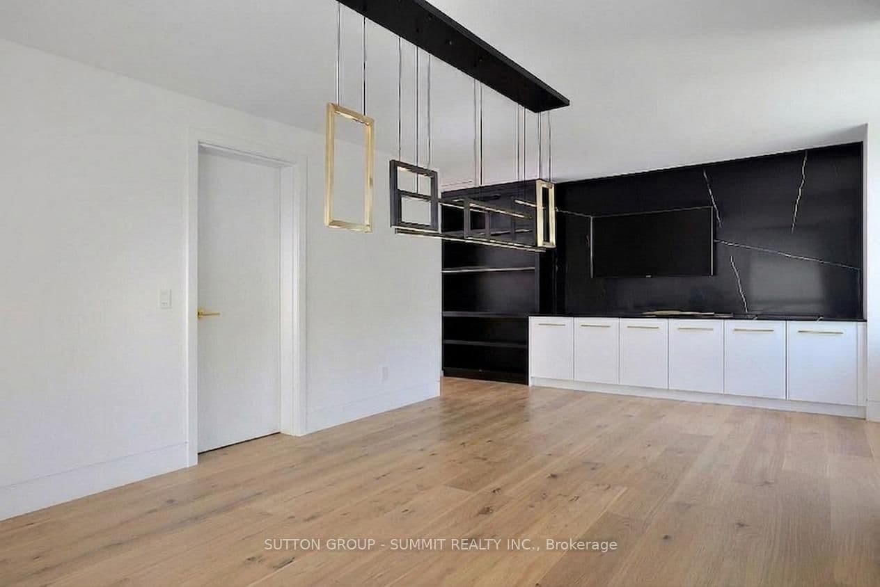 218 Jane Street, Unit Main Floor - Image 3