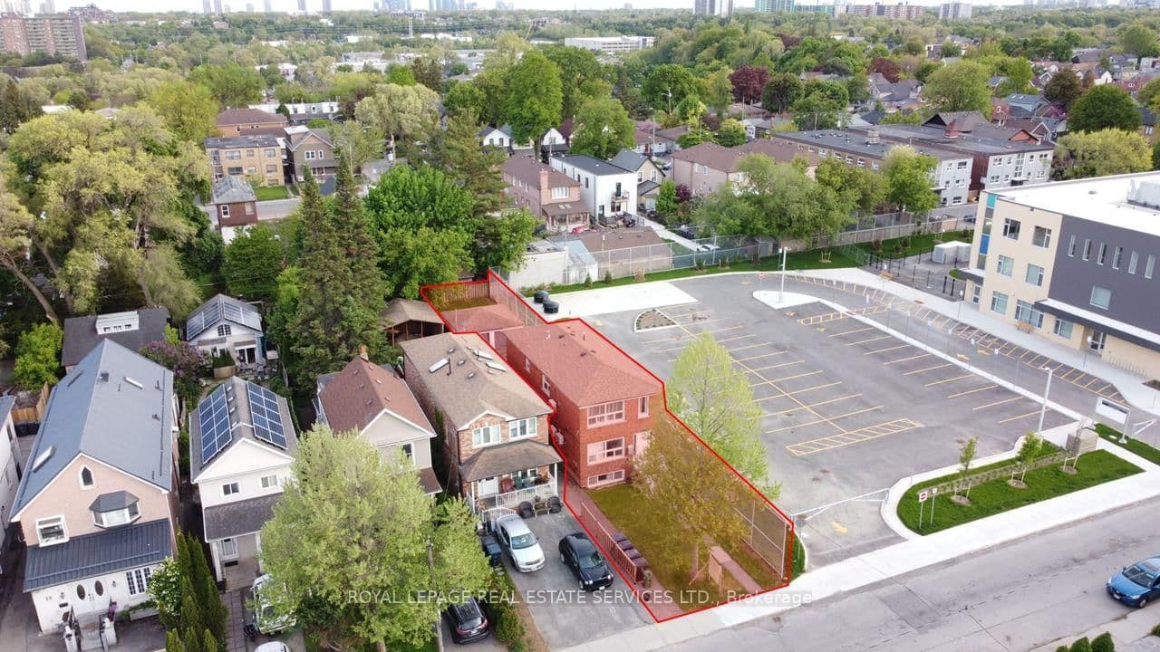 11 Dennis Avenue - Image 1