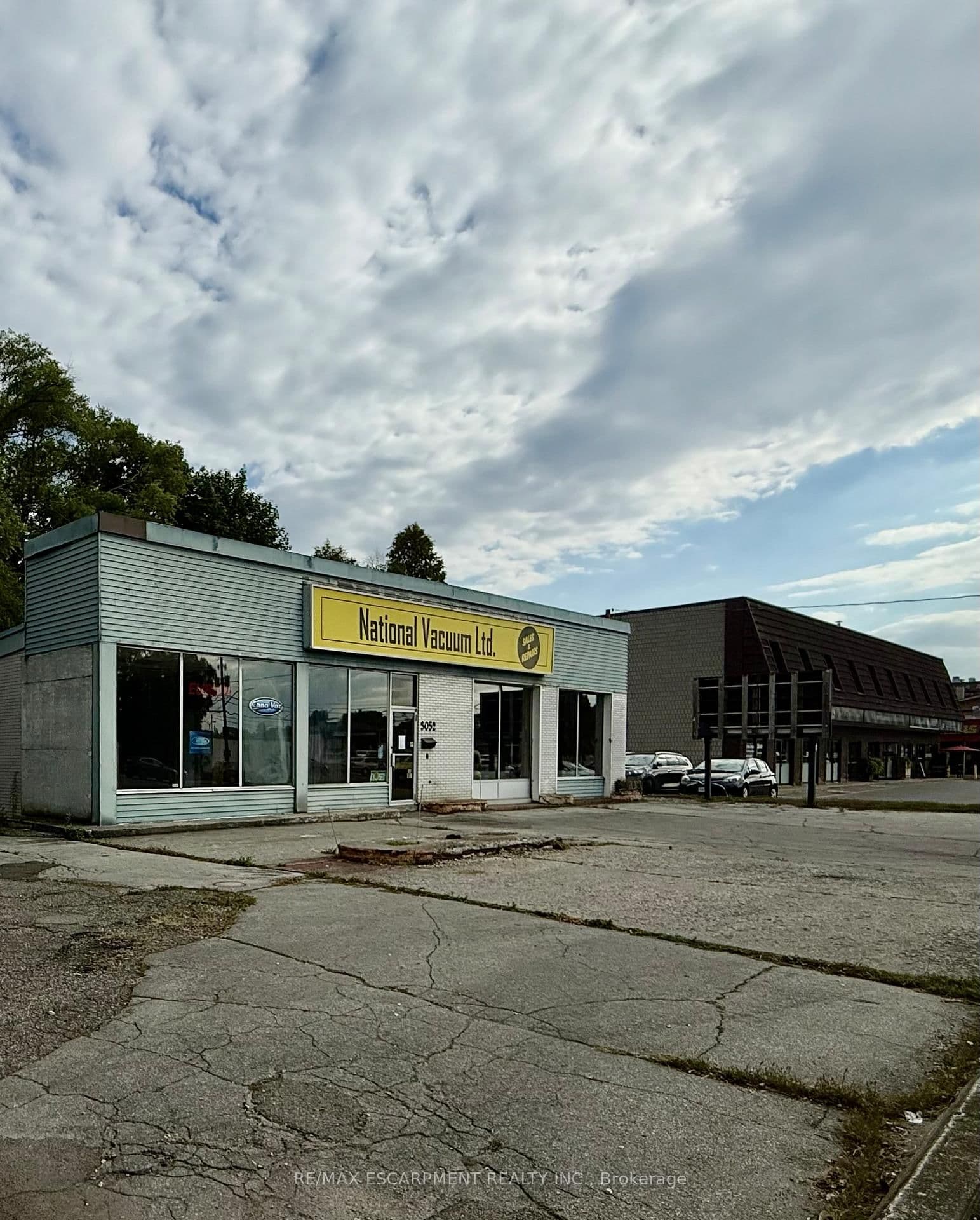 3052 New Street - Image 1