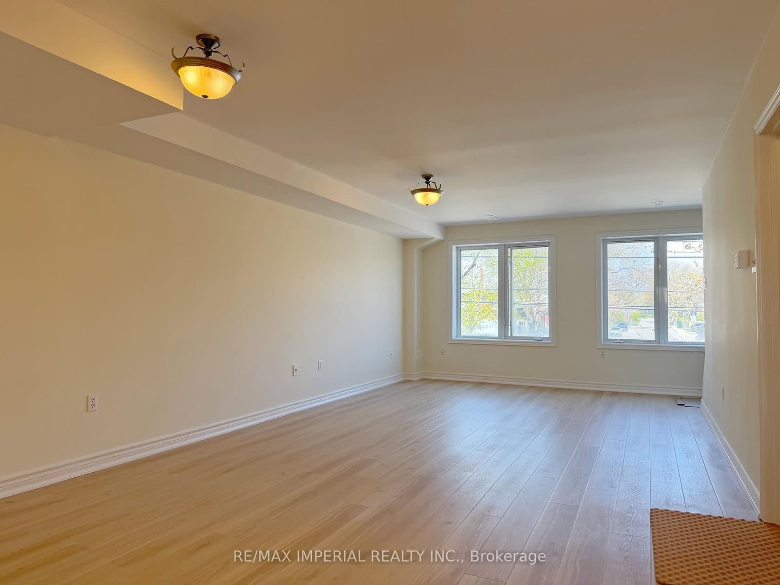 623 - 623A The Queensway - Image 6