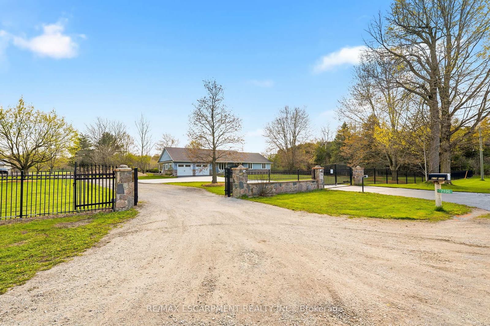 7196 McNiven Road - Image 4