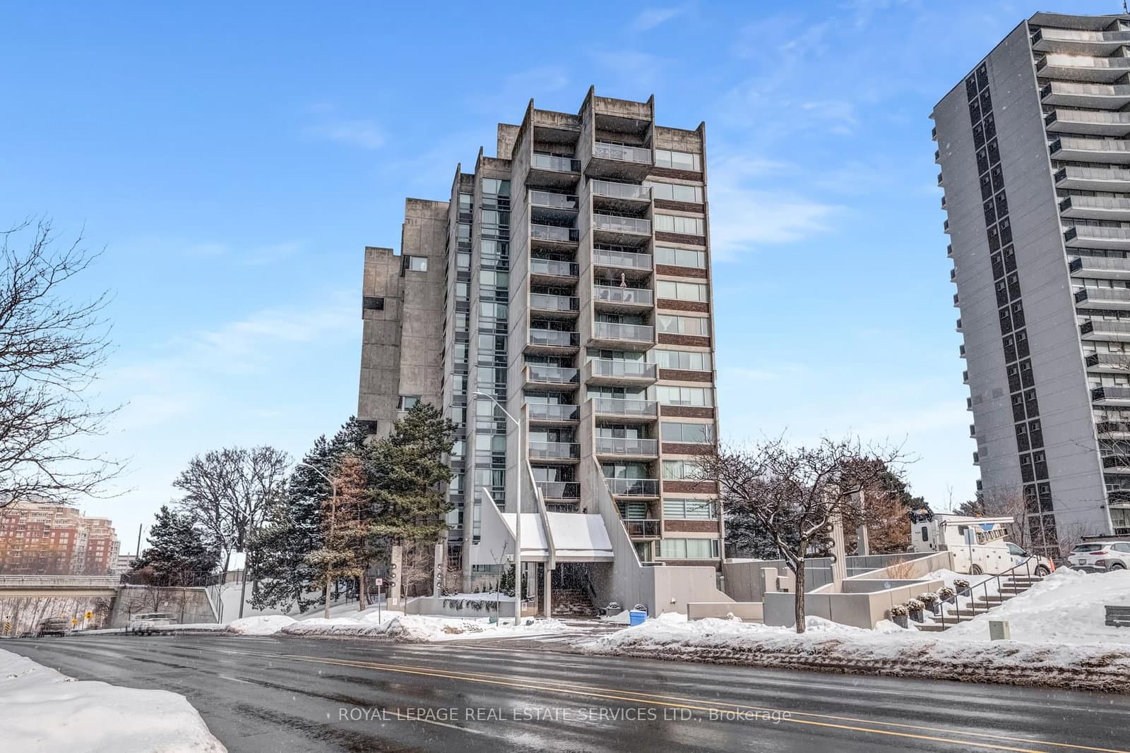 20 Speers Road, Unit 605 - Image 2