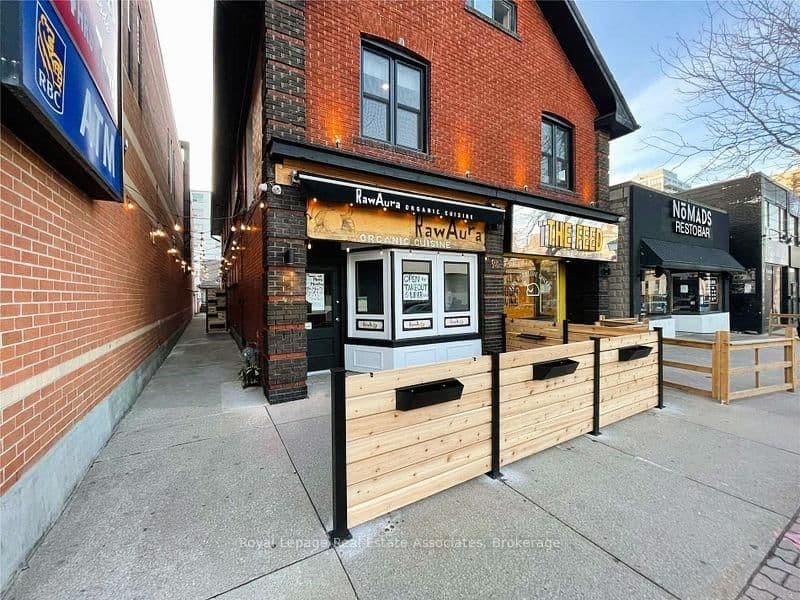 94 Lakeshore Road E, Unit 201+B - Image 1