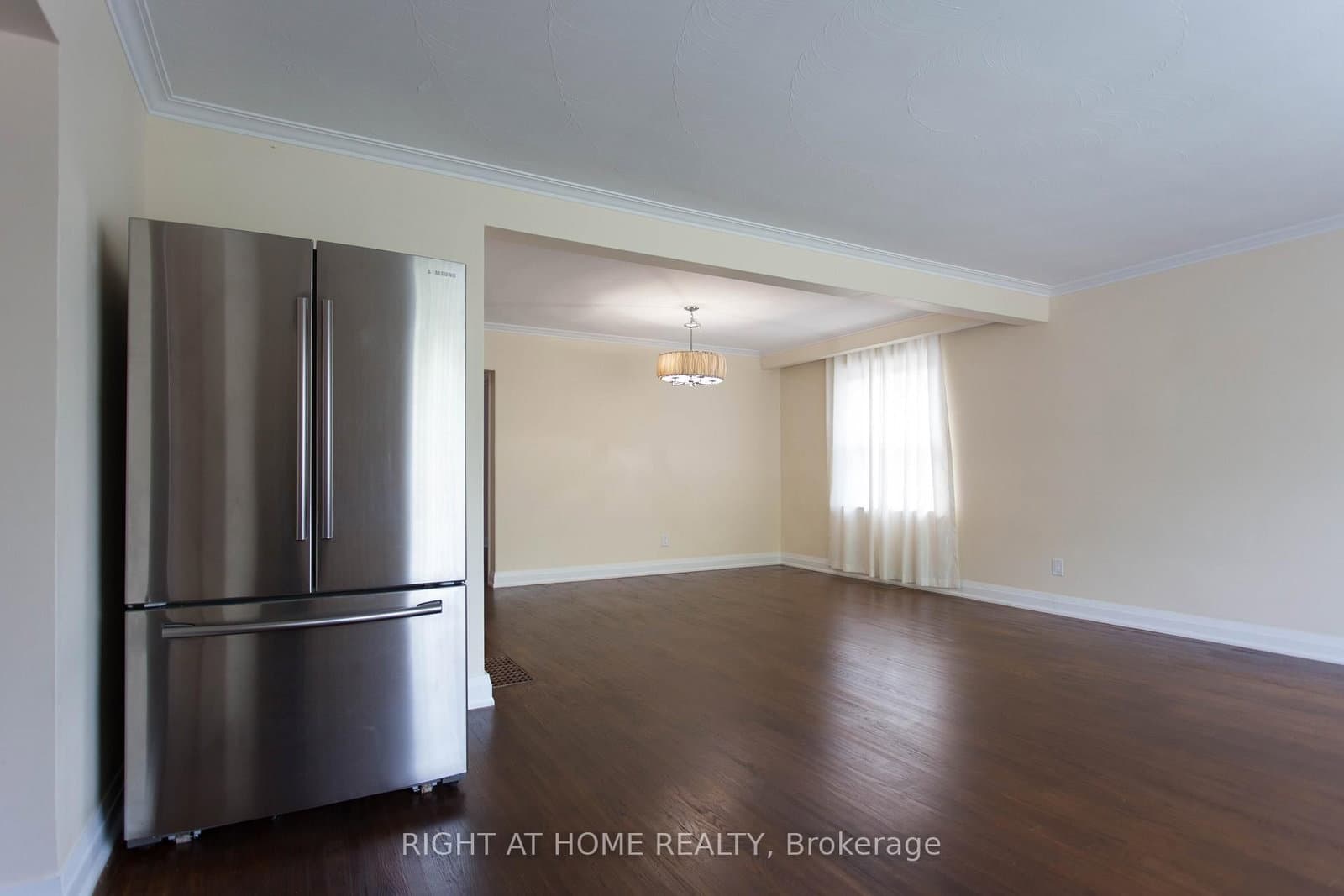 30 Northampton Drive - Image 2