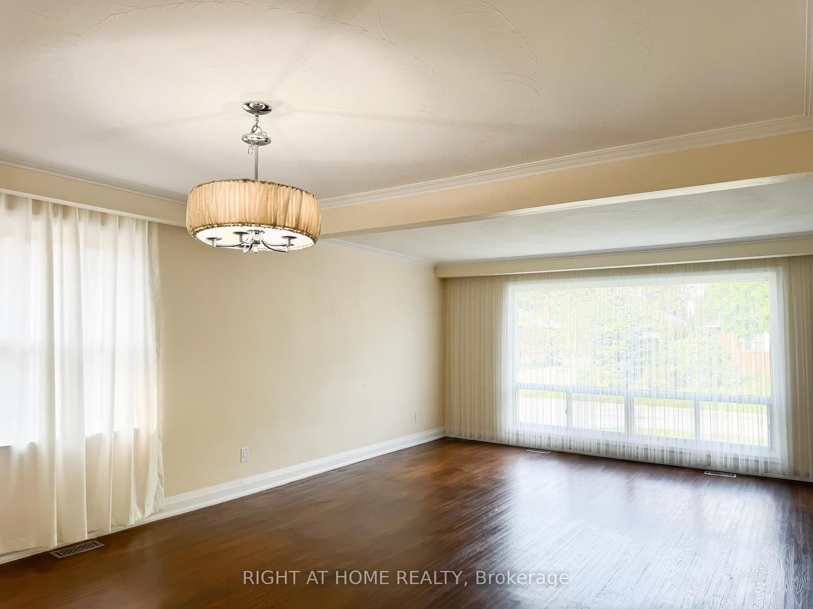 30 Northampton Drive - Image 4