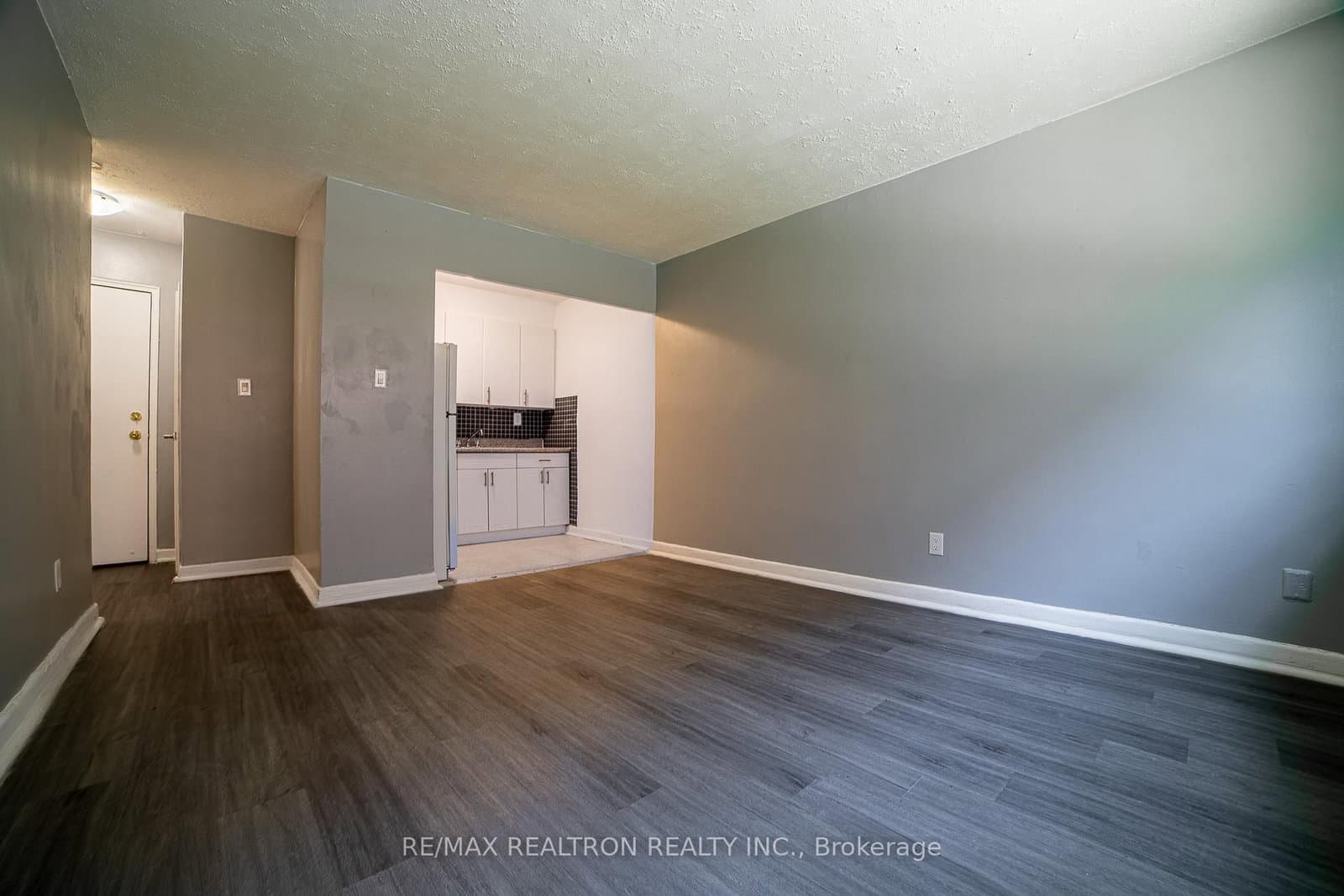 2369 Lake Shore Boulevard W, Unit 111 - Image 4