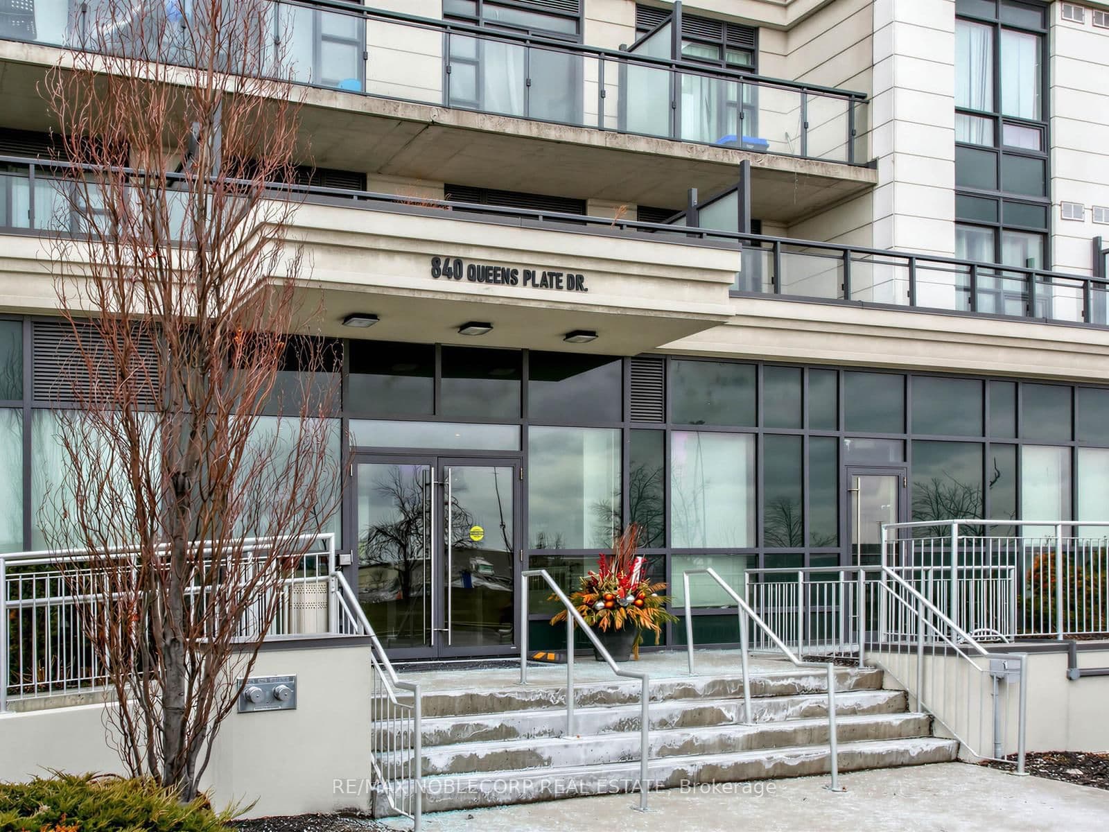 840 QUEENS PLATE Drive, Unit 1705 - Image 4